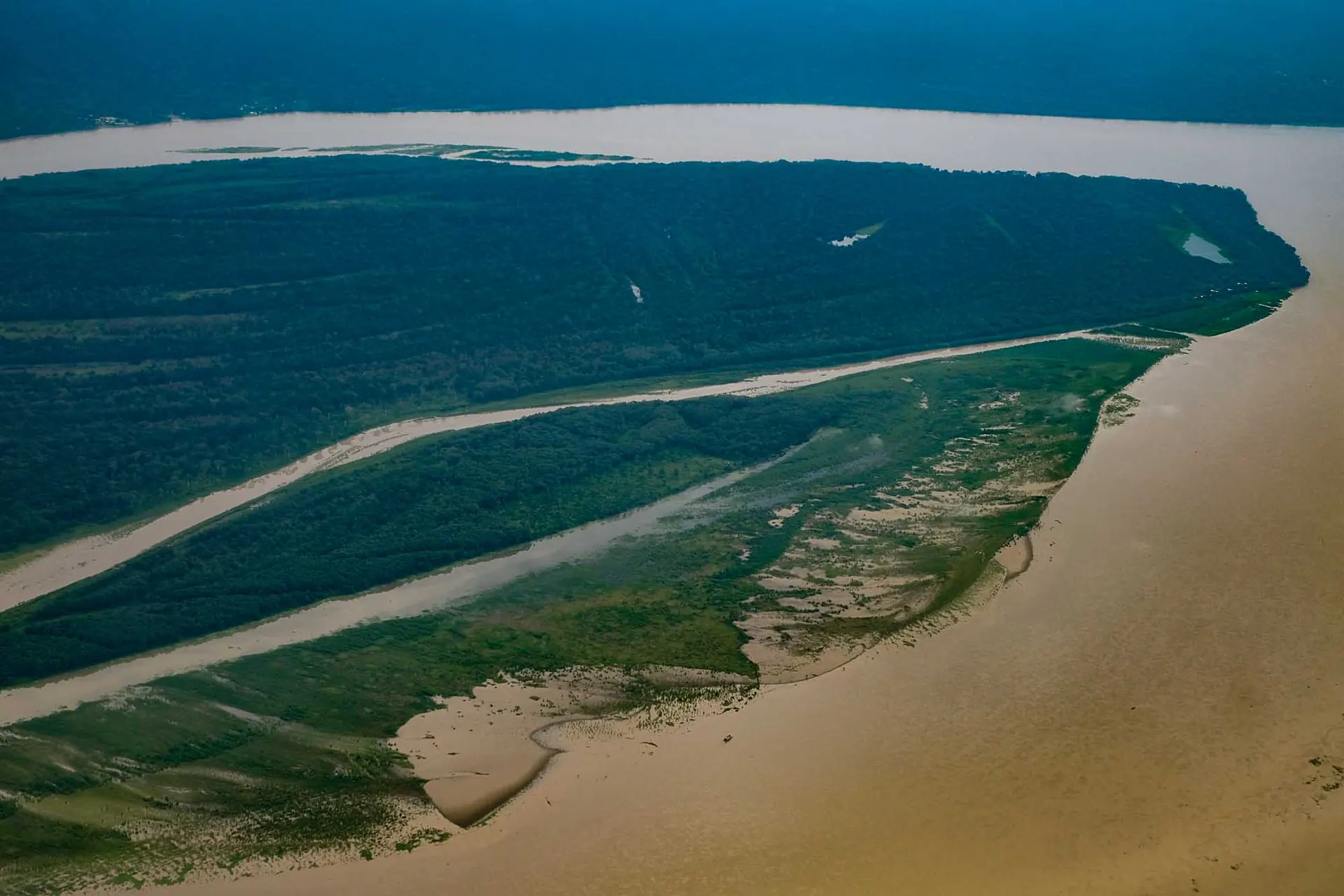 Rio Solimões, aérea com banco de areia